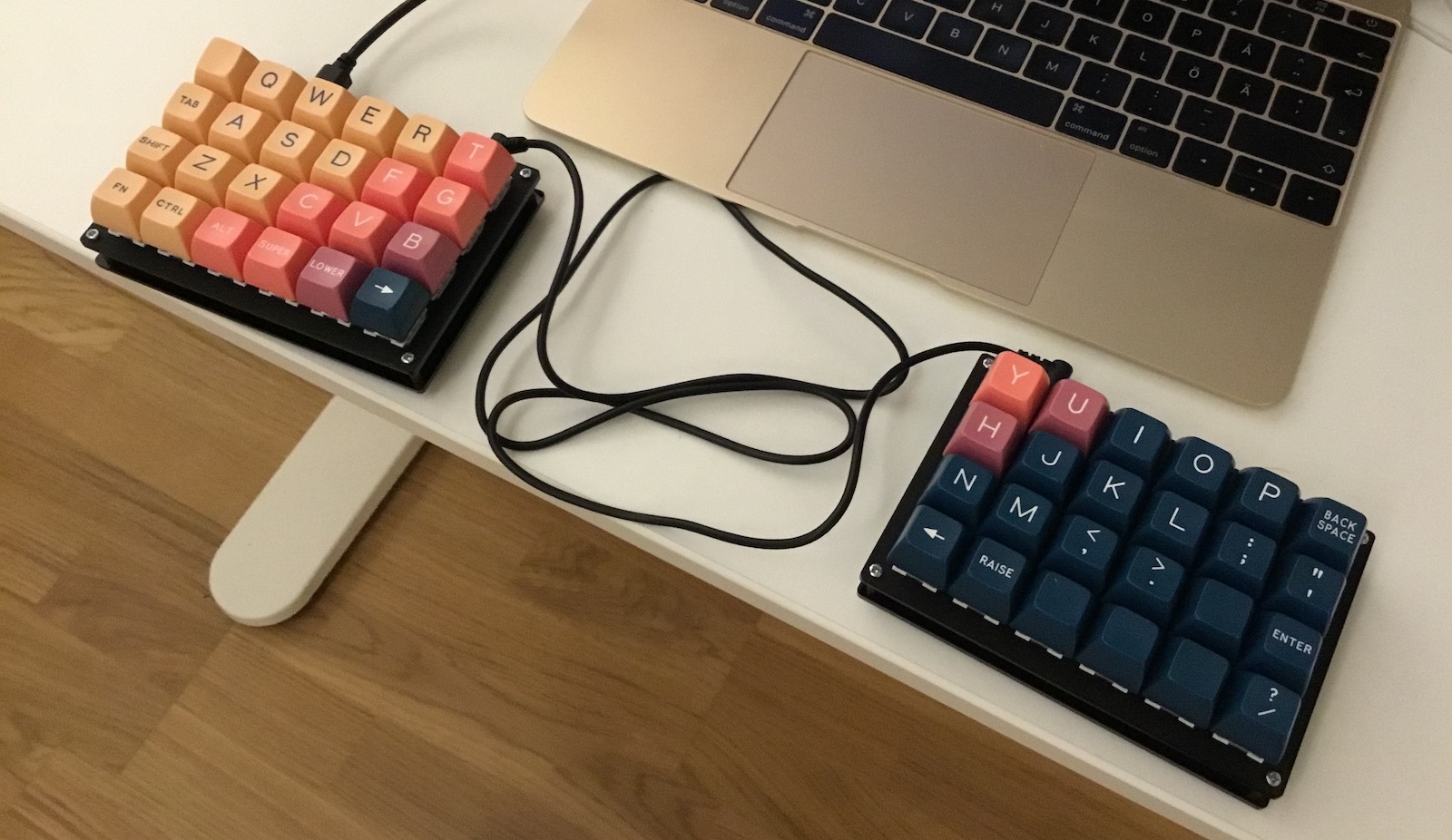 Let's split two-part keyboard
