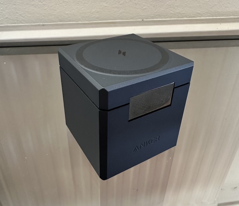 Anker 3-in-1 cube, closed
