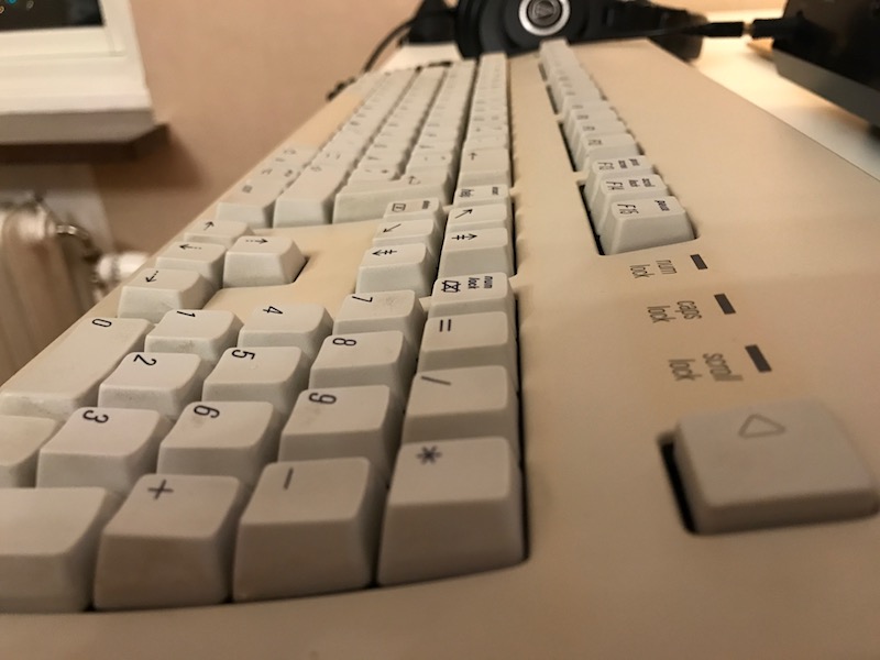 Apple extended keyboard II closeup